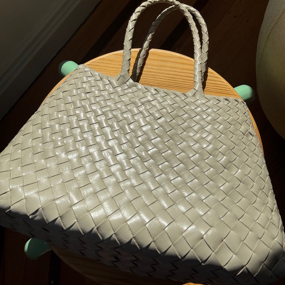 santa croce small dragon diffusion purse in pearl - Picture 4 of 11